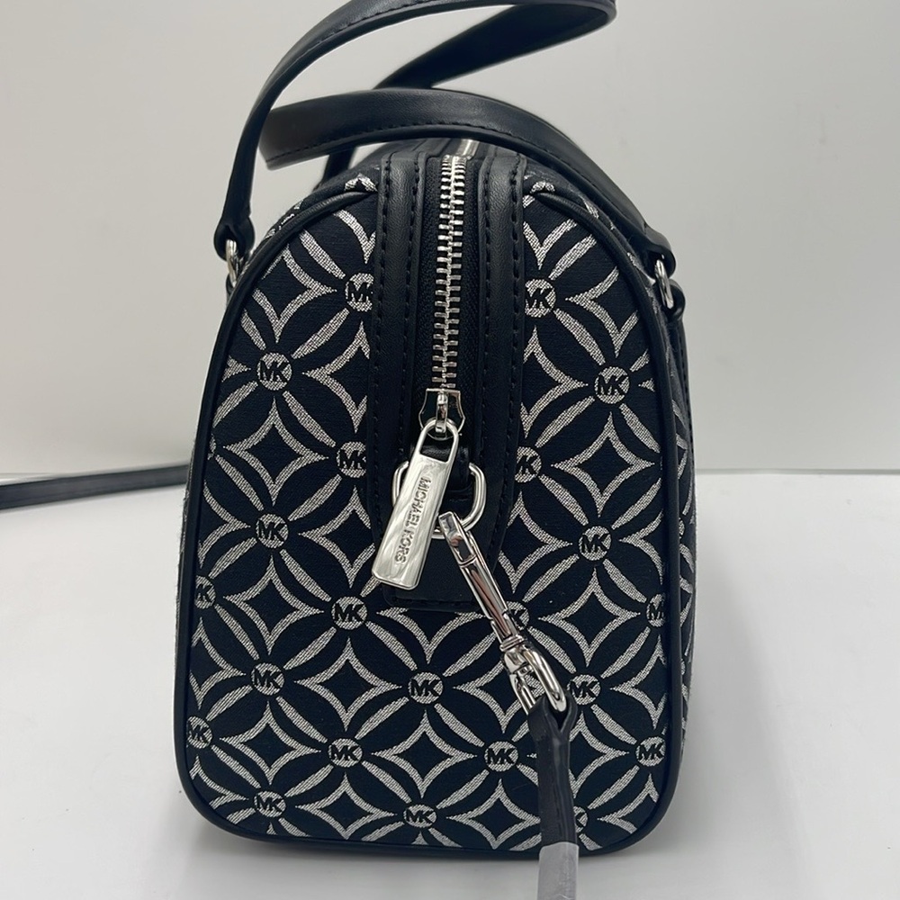 MICHAEL KORS JST TRAVEL MEDIUM DUFFLE SATCHEL SHOULDER CROSSBODY BAG MK NWT - Picture 5 of 16